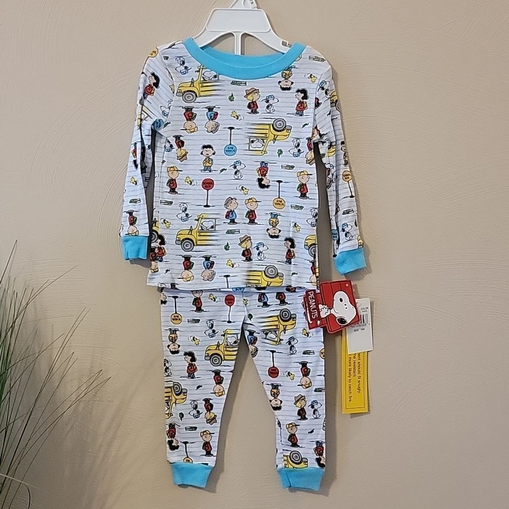 PEANUTS 2-PIECE SNOOPY LINUS CHARLIE BROWN SCHOOL BUS PAJAMAS, SIZE 18 MONTHS